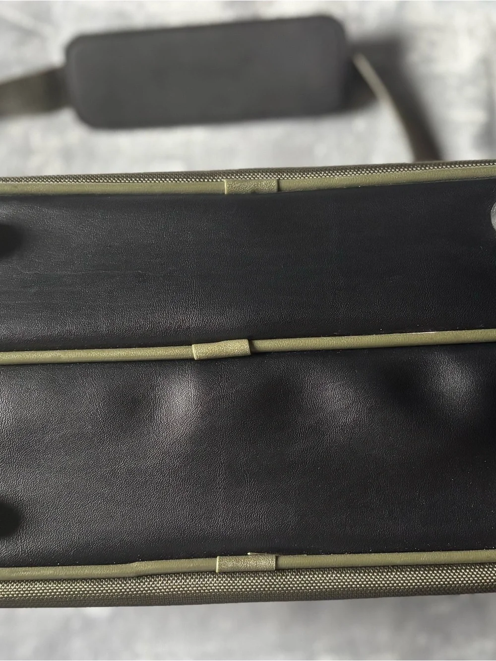 Vintage Samsonite Olive Green with Shoulder Strap Laptop/Travel Bag